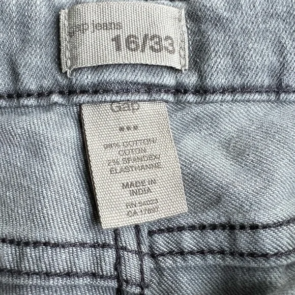 Gap grey jean shorts size 16/33 - Picture 3 of 3